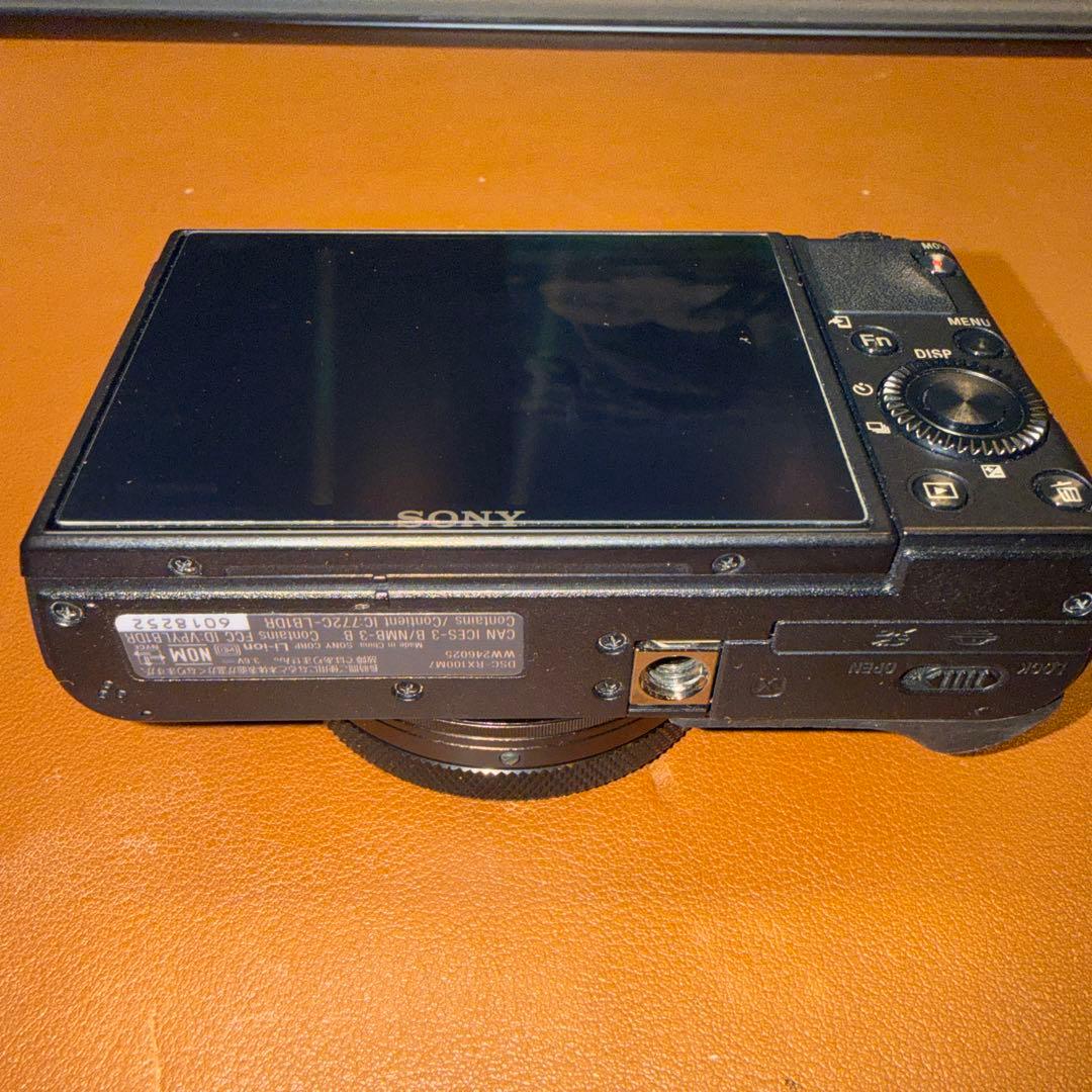 デジタルカメラ SONY DSC-RX100M7