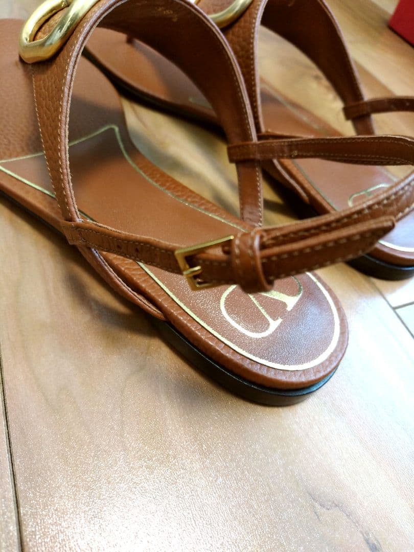 新品 未使用 VALENTINO GARAVANI レザー サンダル イタリア製