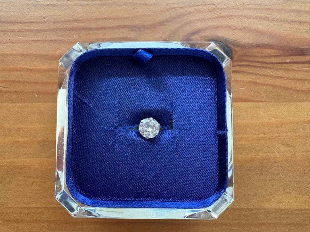 0.56ct PT天然ダイヤモンドピアス片耳　中央宝石研究所鑑定書付き