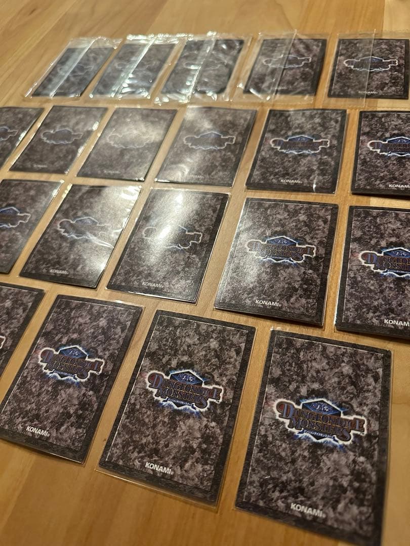 遊戯王 ダンジョンダイスモンスターズ ブルーアイズ カード 22枚セット 未開封