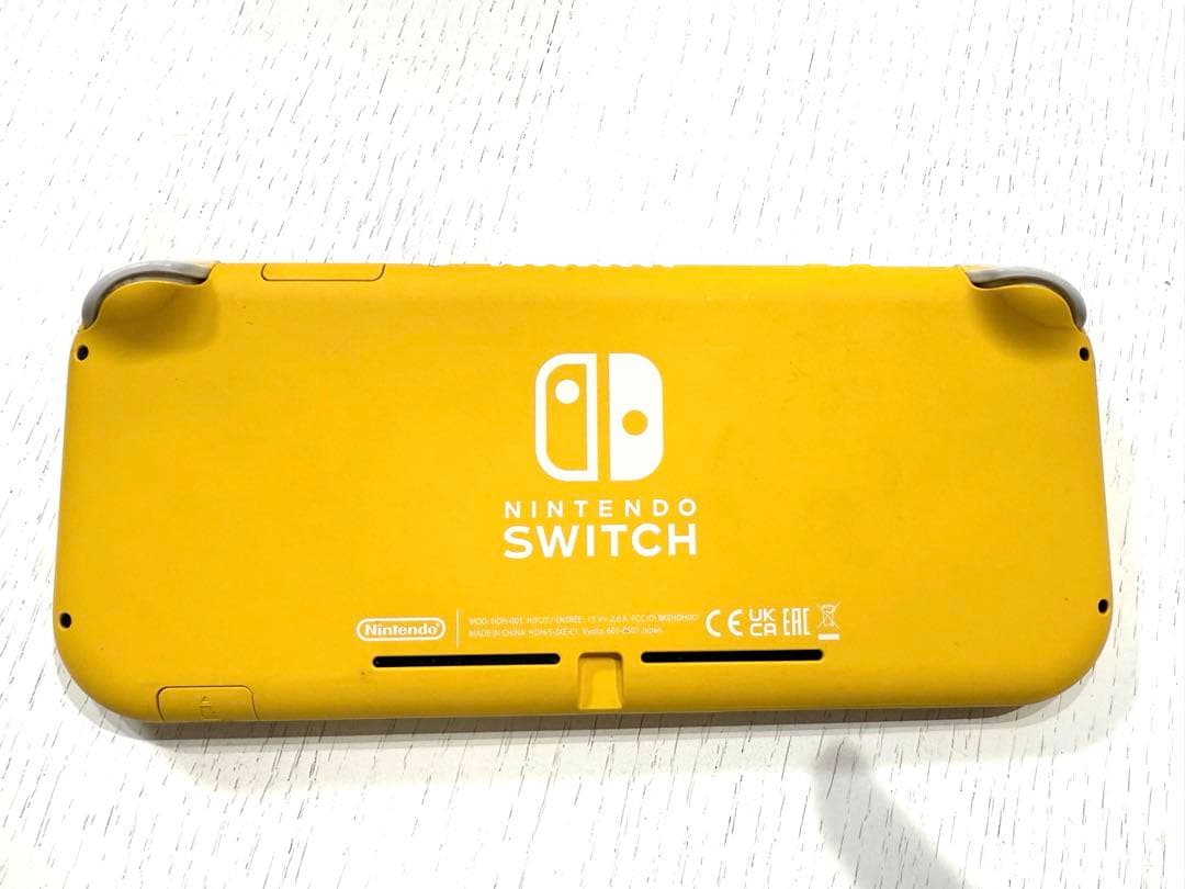 ニンテンドースウィッチライト　イエロー