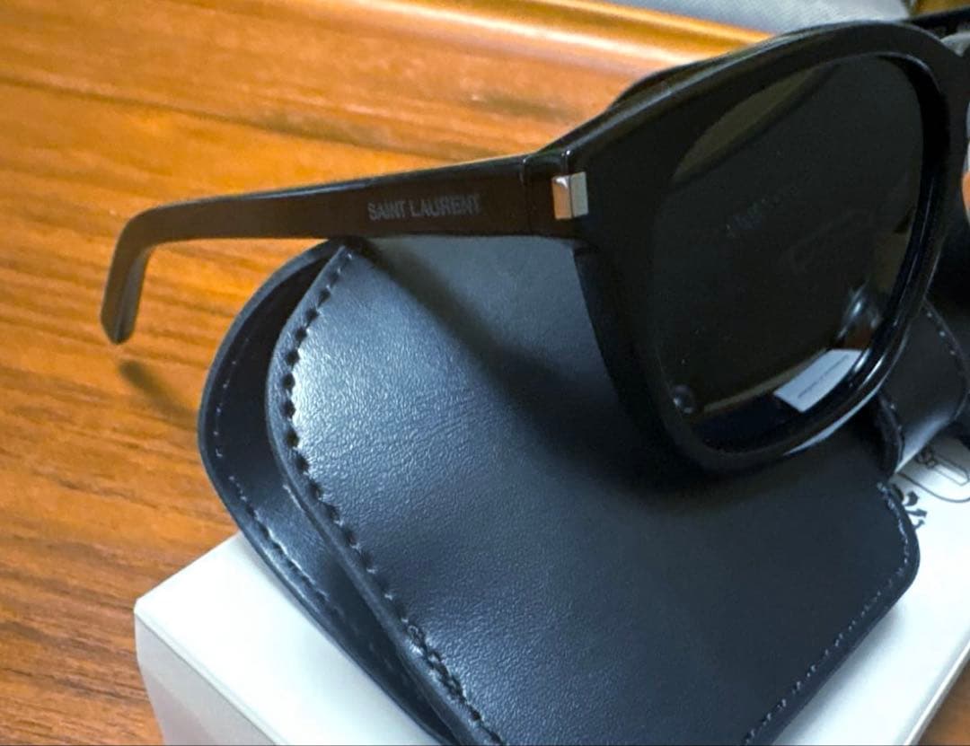 SAINT LAURENT サンローランサングラス　ブラックSL 28-002