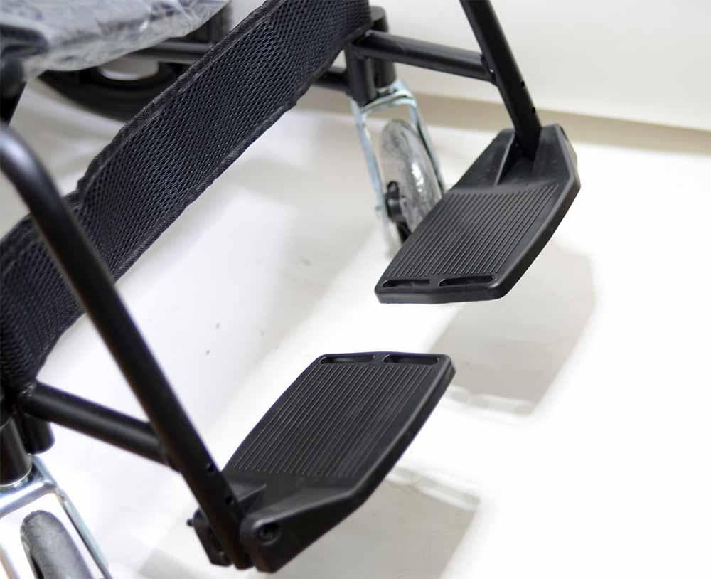 新入荷！超軽量 コンパクト介助用車椅子 折り畳み式 黒 KG05