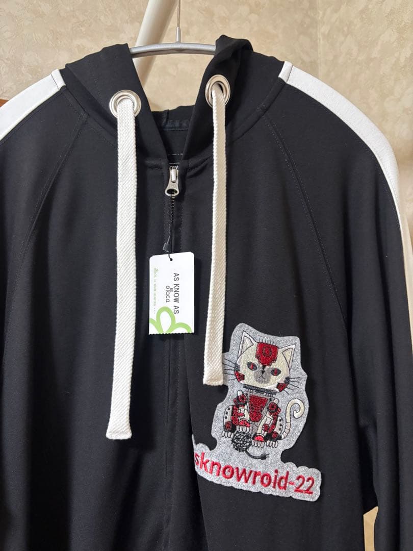 フード付きパーカー クロ