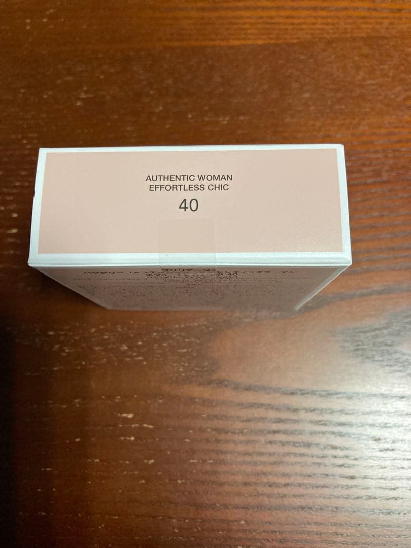 新パウダリーファンデーション オーセンティックウーマンエフォートレスシック