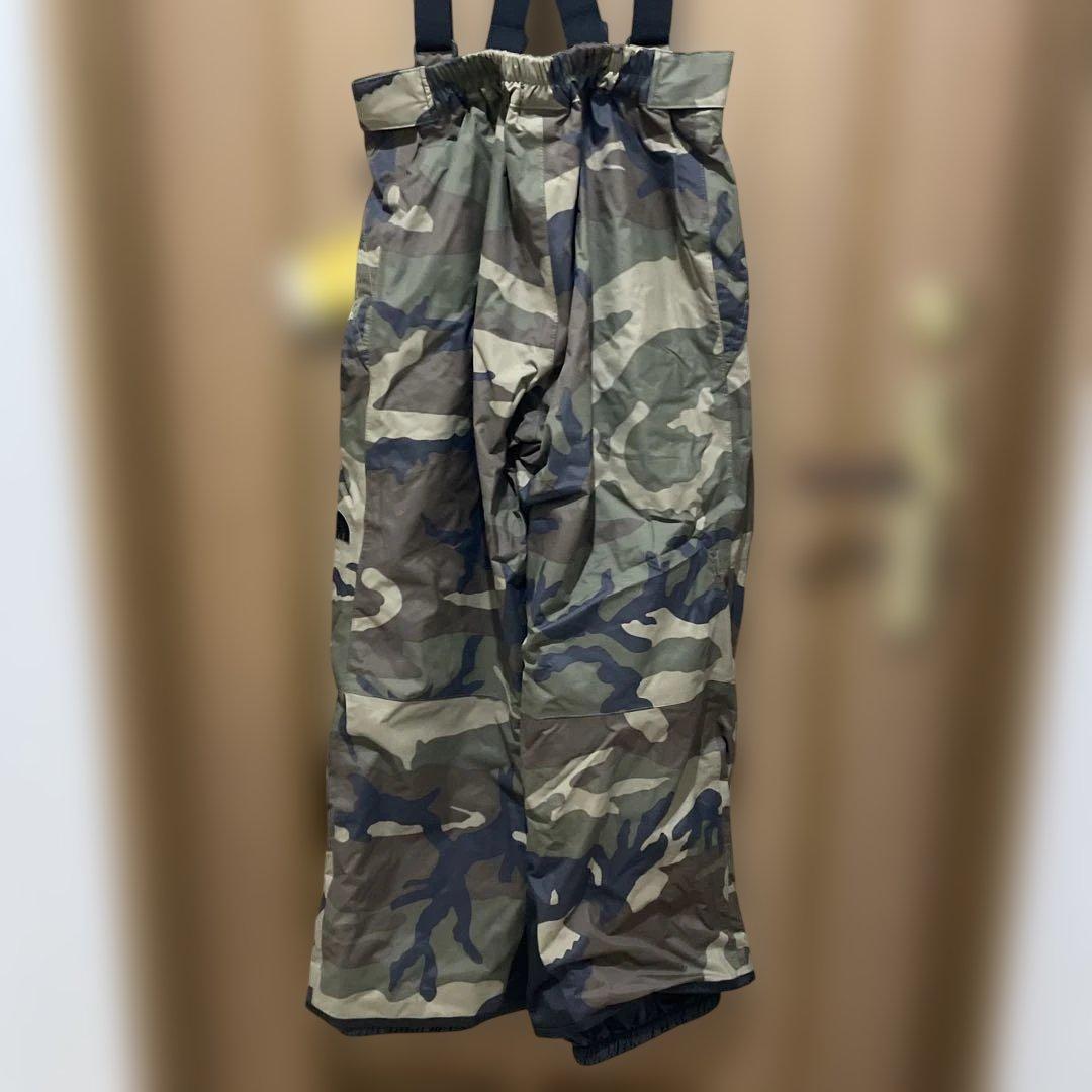 ノースフェイスキッズ迷彩スノーパンツ　140
