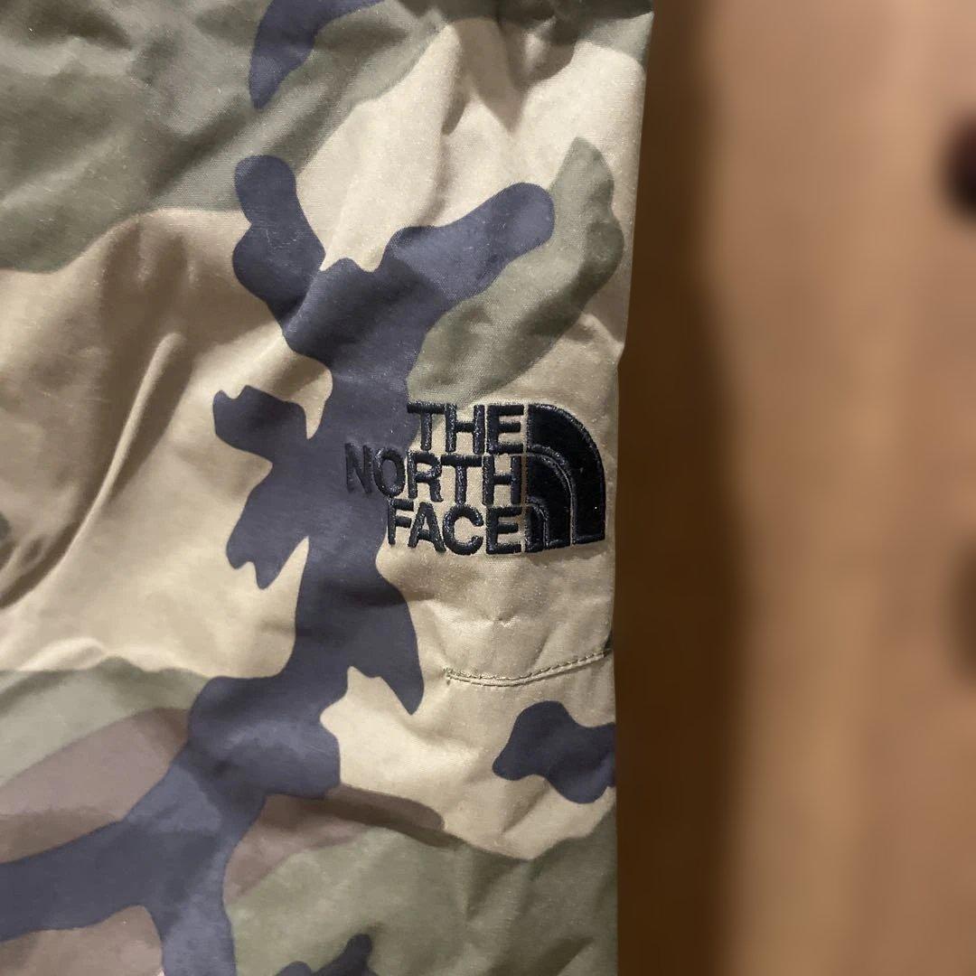 ノースフェイスキッズ迷彩スノーパンツ　140