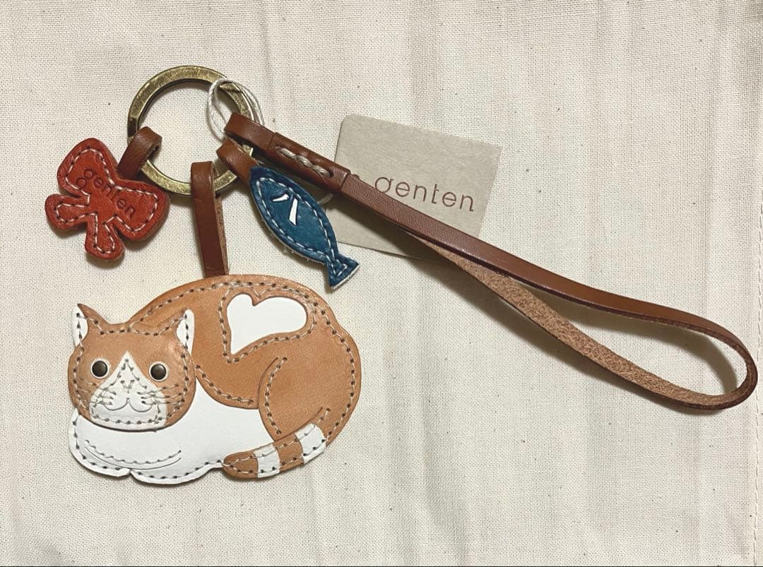 【出品9/15まで・新品未使用】 genten チャーム 茶白 ハチワレ 猫