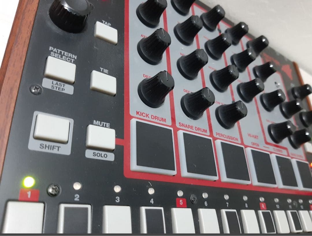 Akai アカイ　リズムマシン　Rhythm Wolf アダプター無し