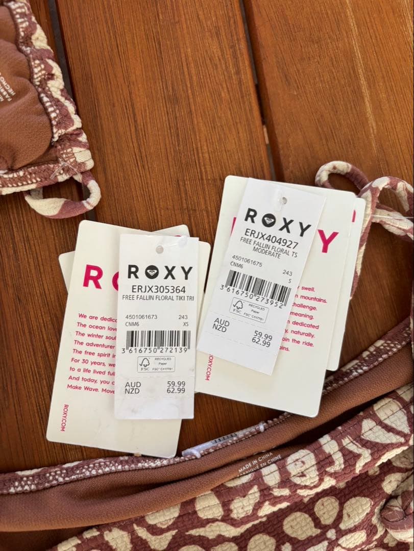 Roxy ビキニ　未使用タグ付き