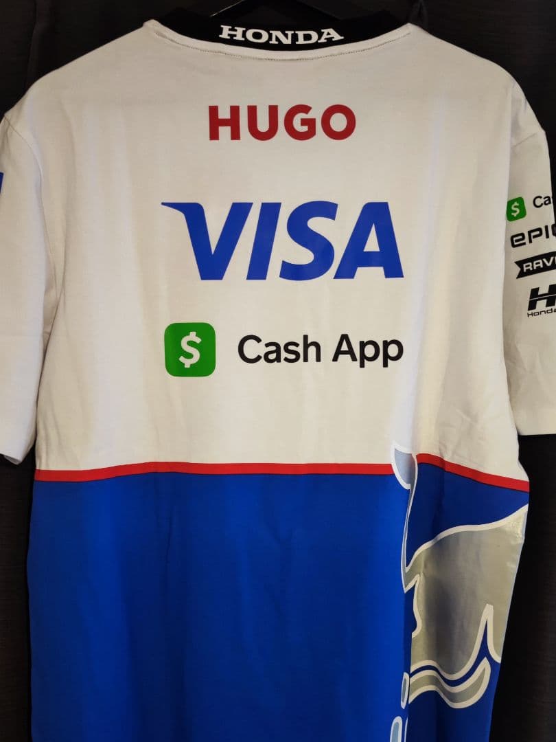 ついに昇格！ビザ・キャッシュアップ　角田裕毅&D.リカルド直筆サイン