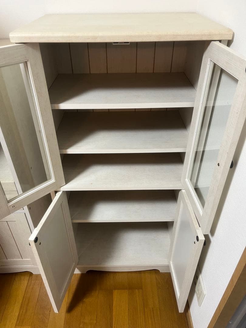 ニトリ　リズバレー　キャビネット　食器棚