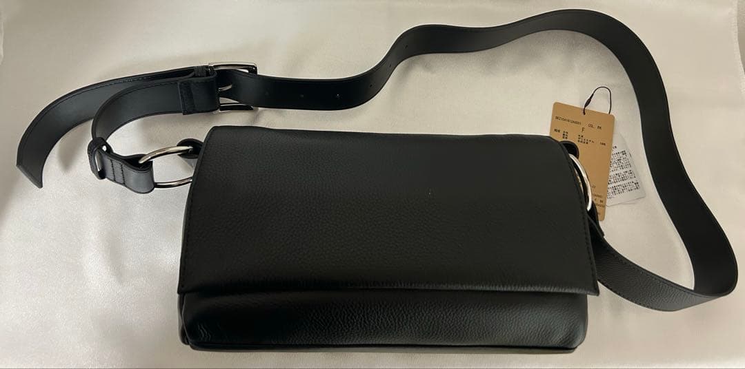 【新品未使用】BEARDSLEY レザーボディバック＆付け替えドット柄ベルト