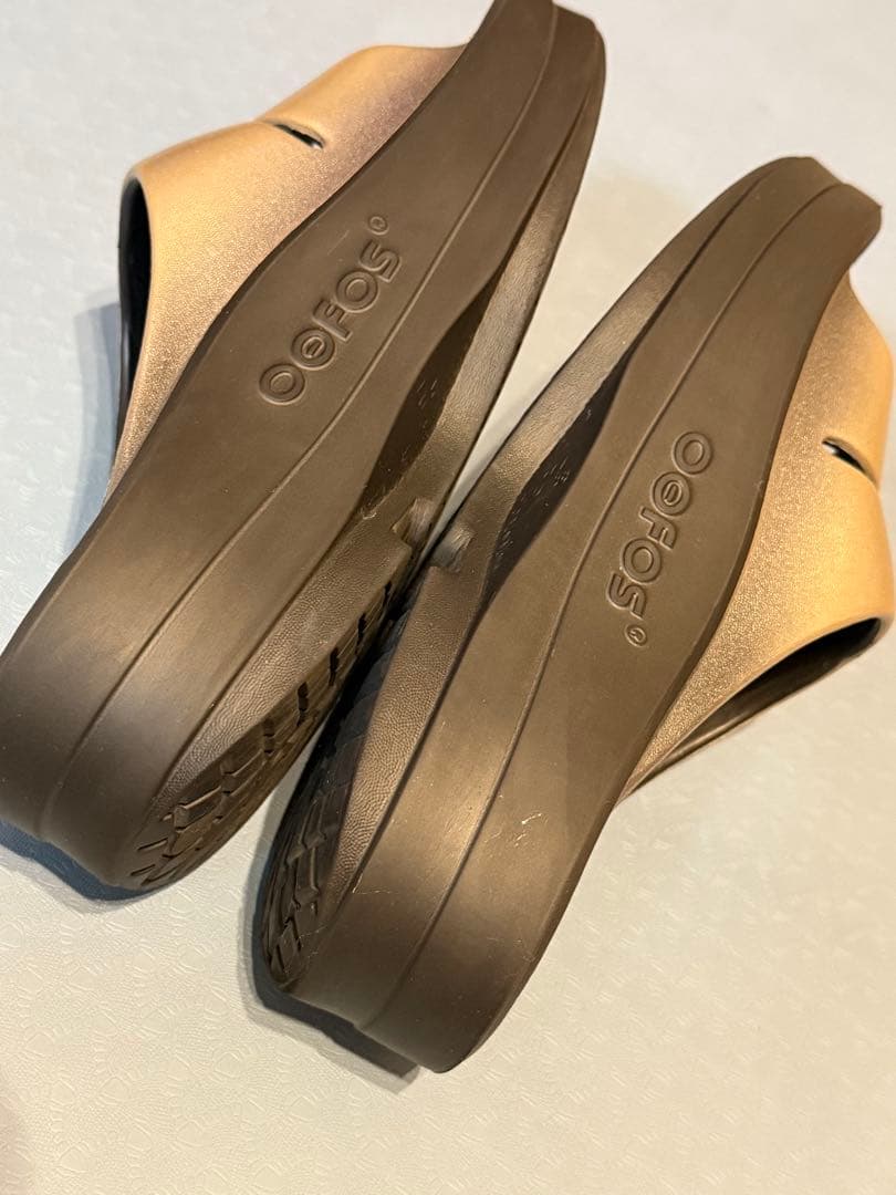 OOFOS ウーフォス　ウーメガ　ラテEU38