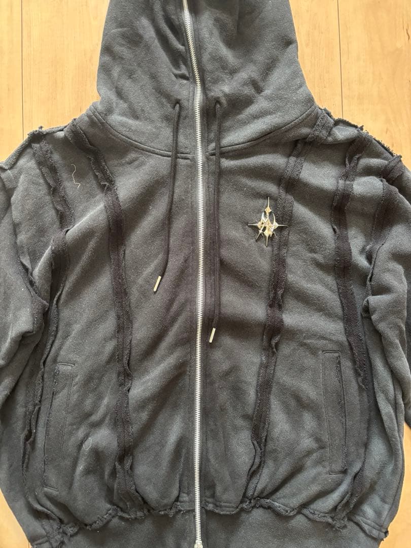 A'GEM/9×.kom 『A'GEM/9/エージェムナイン』 吹付加工パーカー