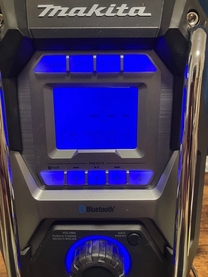 マキタ（makita） 充電式ラジオ 黒[MR002GZB]