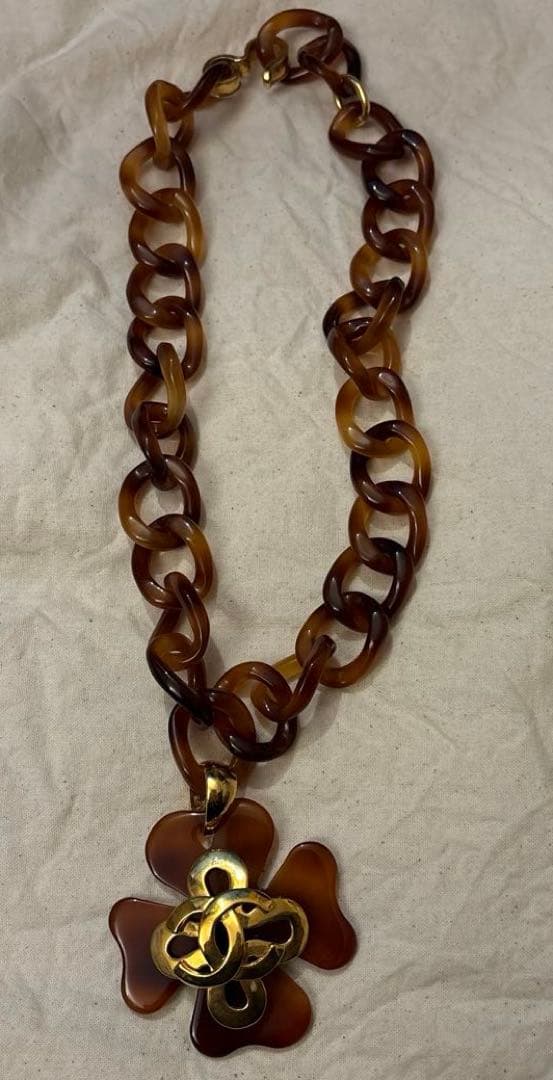 ビンテージシャネルCHANEL ベッ甲カラー クローバーネックレス