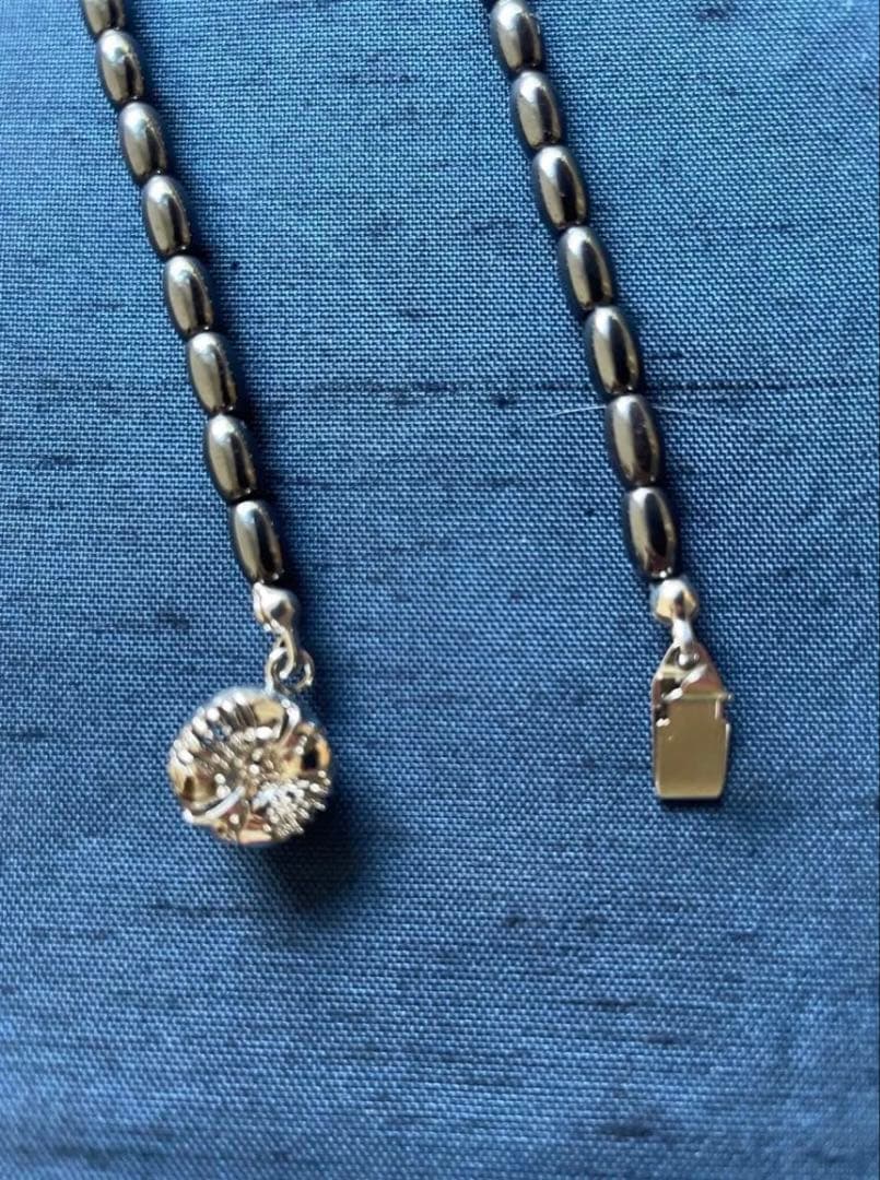 【美品】磁気ヘマタイトネックレス 天然石 フォーマル シンプル上品 綺麗 漆黒❷