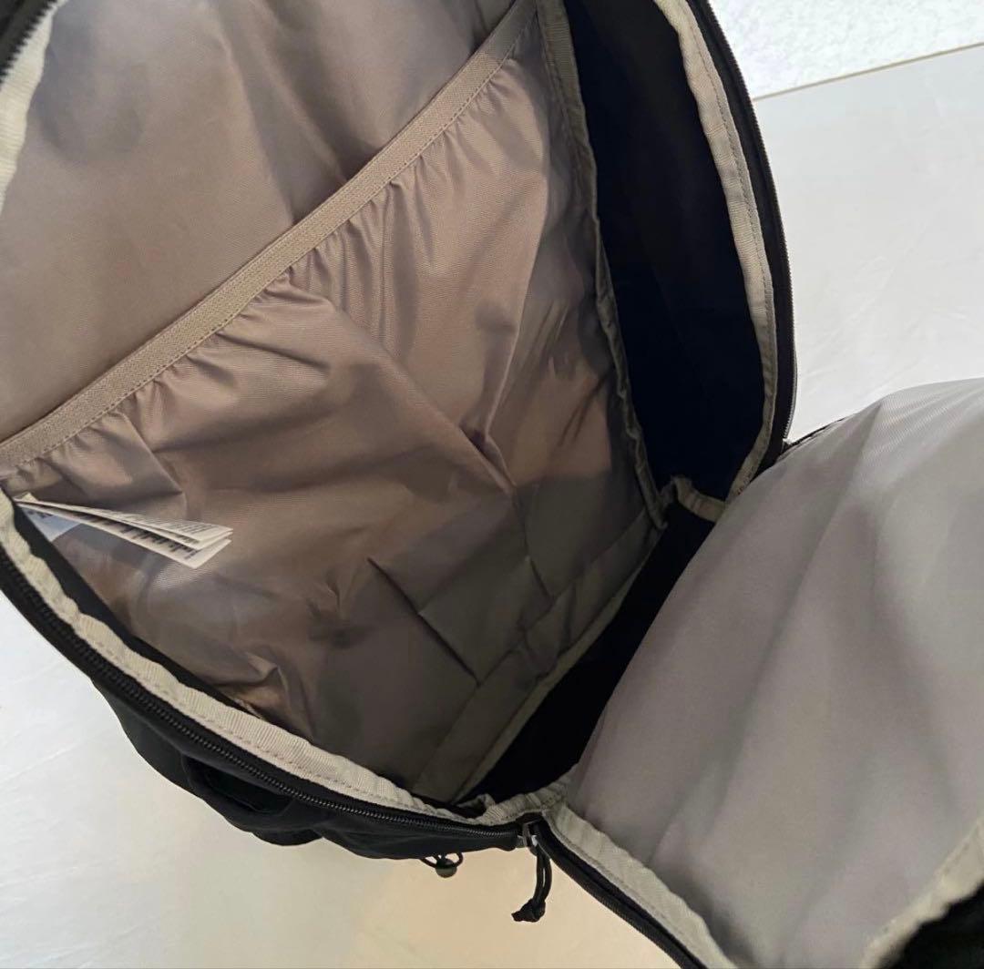 サロモン バックパック・リュックサック TRAILBLAZER 20 ブラック