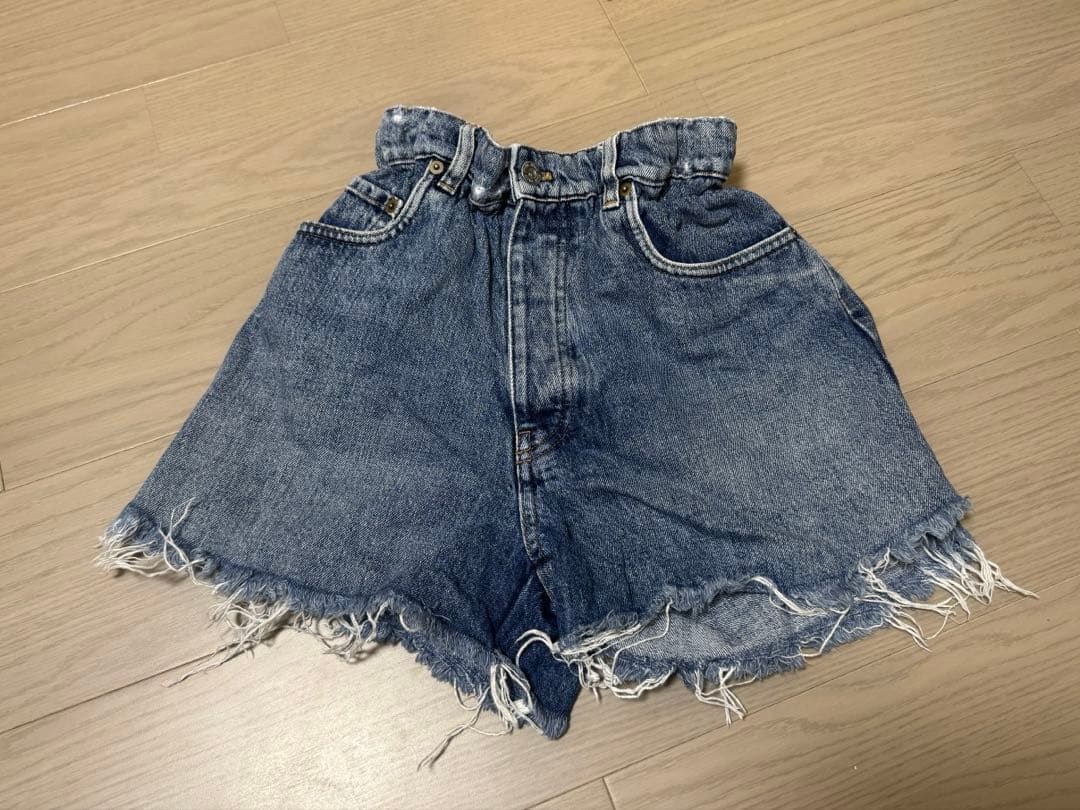 ミュウミュウ　ショートパンツ