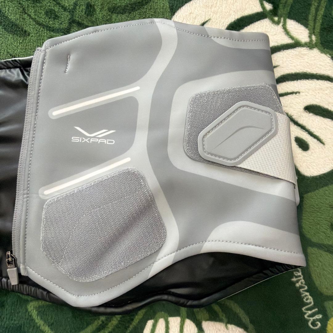 タイムセール！21時まで‼️SIXPAD メディカルコア（M）コントローラー付き