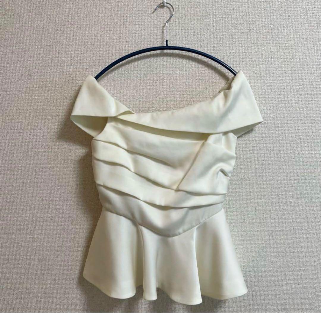 【美品】polaura ロマンティックサテンぺプラムトップス　White