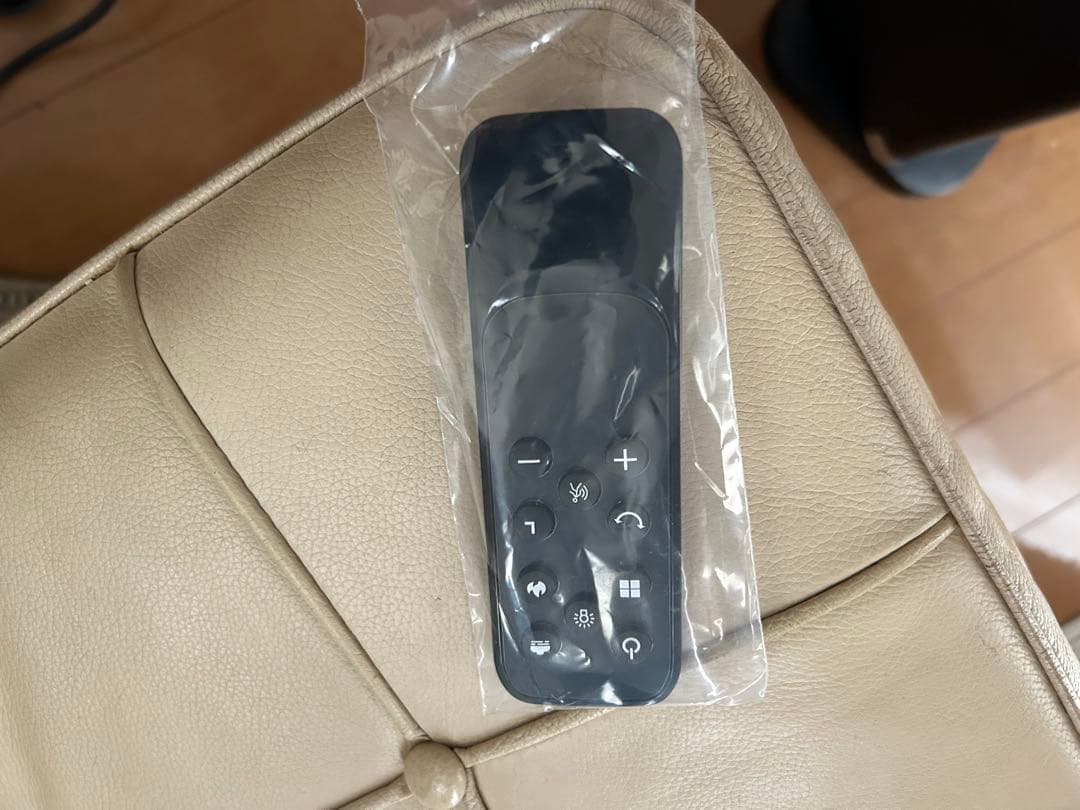 新品未使用、加湿器付きセラミックヒーター