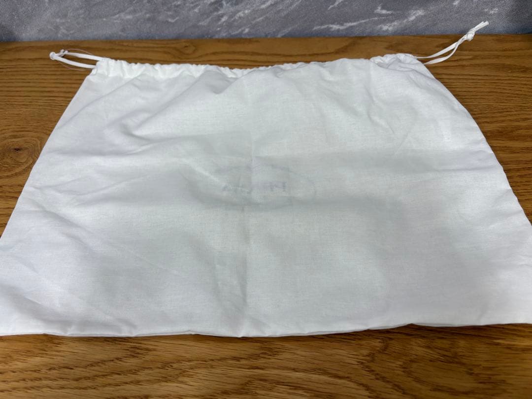 美品 PRADA プラダ　黒 キャスケット サイズ　M 箱付き