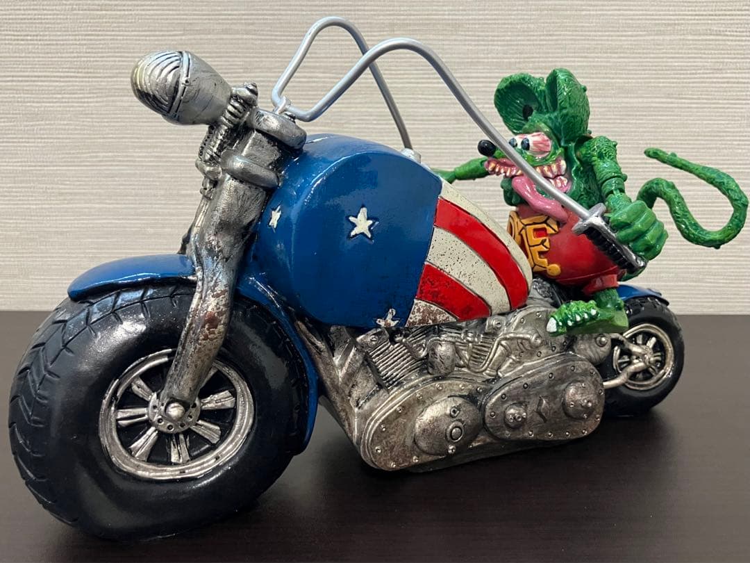 RAT FINK★チョッパー置物ハーレーミニカーホットロッド灰皿ラットフィンク