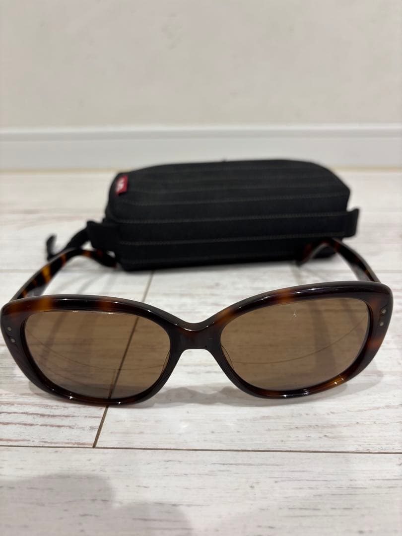 Stussy ブラウン サングラス ケース付き　Naomi