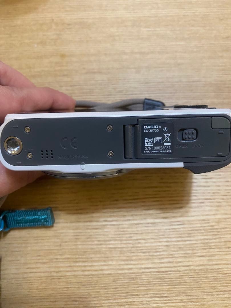 CASIO EXILIM ホワイト デジタルカメラ