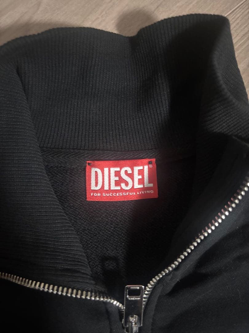 DIESEL ディーゼル　ブラック ジップアップ トレーナー S