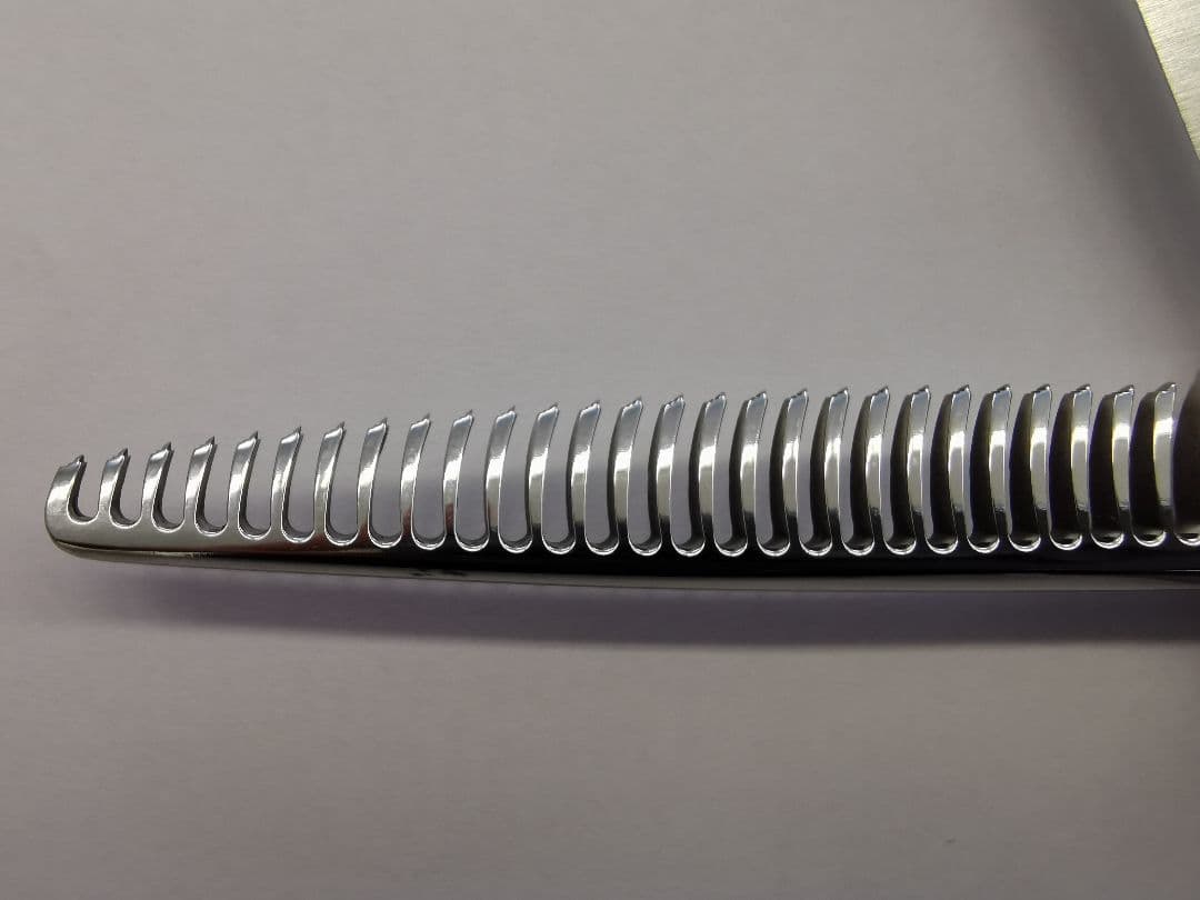 ナルトシザー 三梳き シーリング