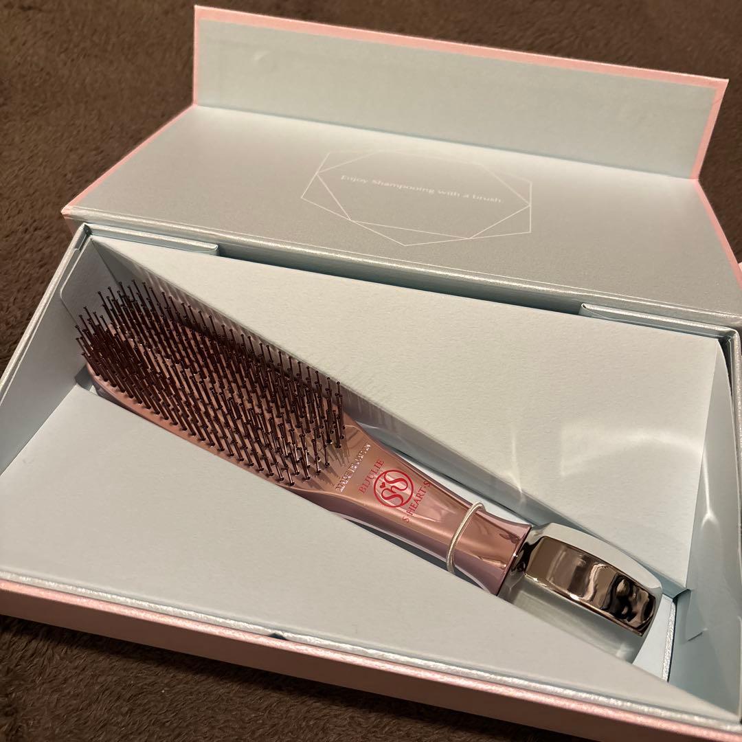 BIJULIE S•HEART•S ローラー付きスカルプブラシ　ビジュリー