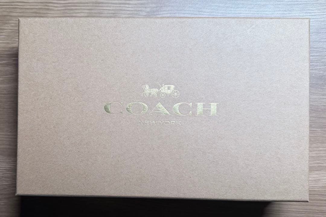 COACH シルバー 長財布 ストラップ付き