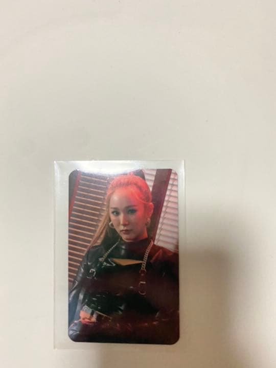 EVERGLOW トレカ 即購入禁止