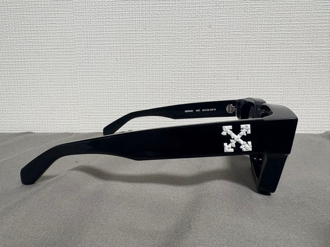 Off-White™ ブラック サングラス