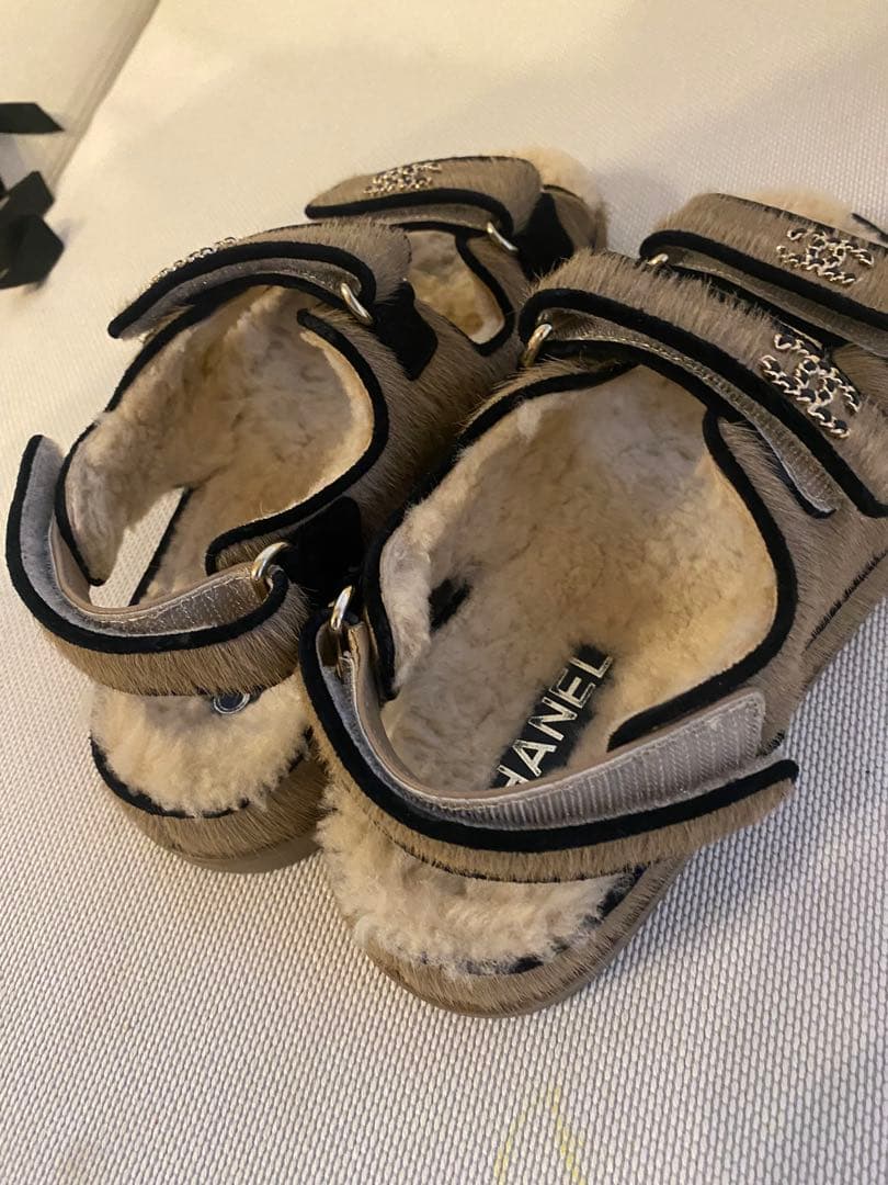 【HAERIN】CHANEL サンダル