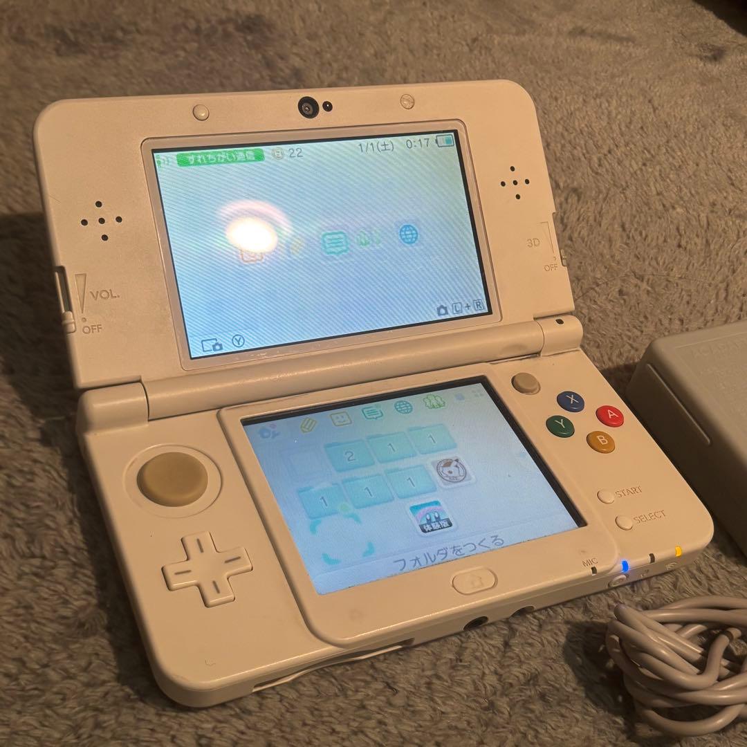New Nintendo 3DS ホワイト 動作良好 SDカード 充電器 付属