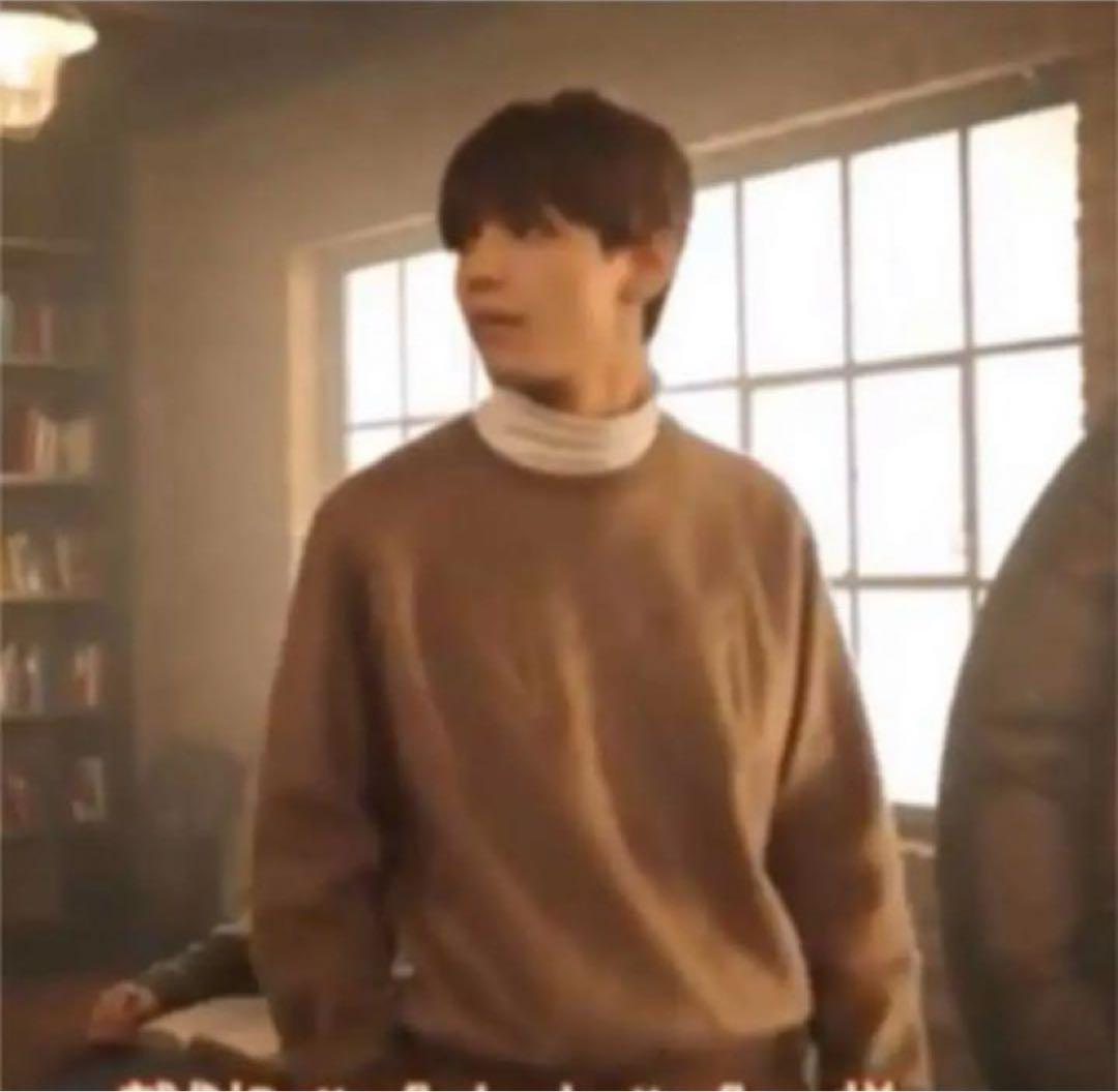 テテ着用　BTS ヌメロヴェントゥーノ　N°21 トレーナー テヒョン