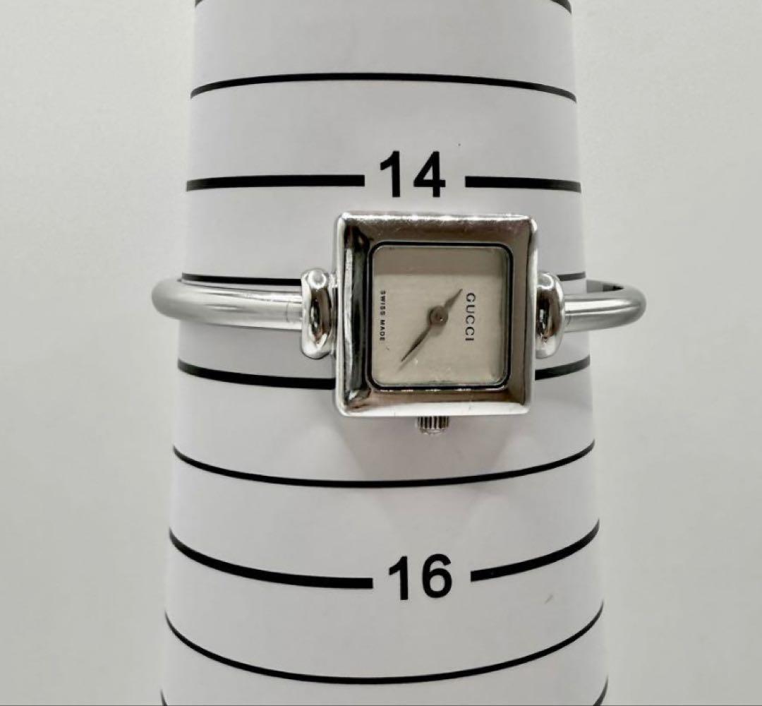 GUCCI スクエア型 ブレスレット時計