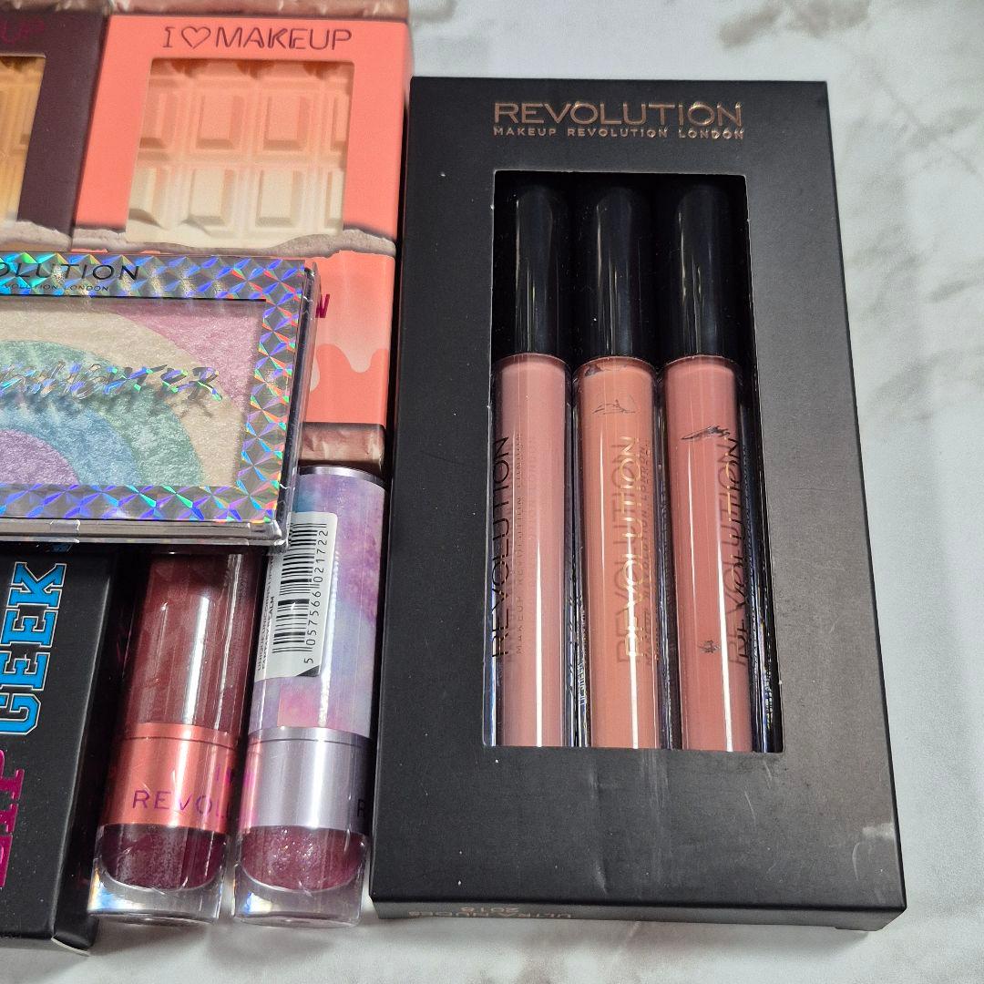 メイクアップレボリューション　まとめ売り　チーク　リップ　ハイライト