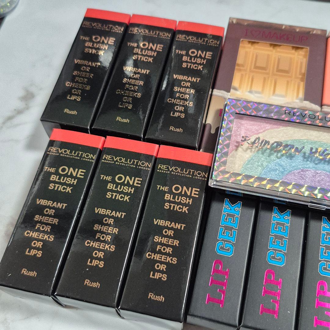 メイクアップレボリューション　まとめ売り　チーク　リップ　ハイライト