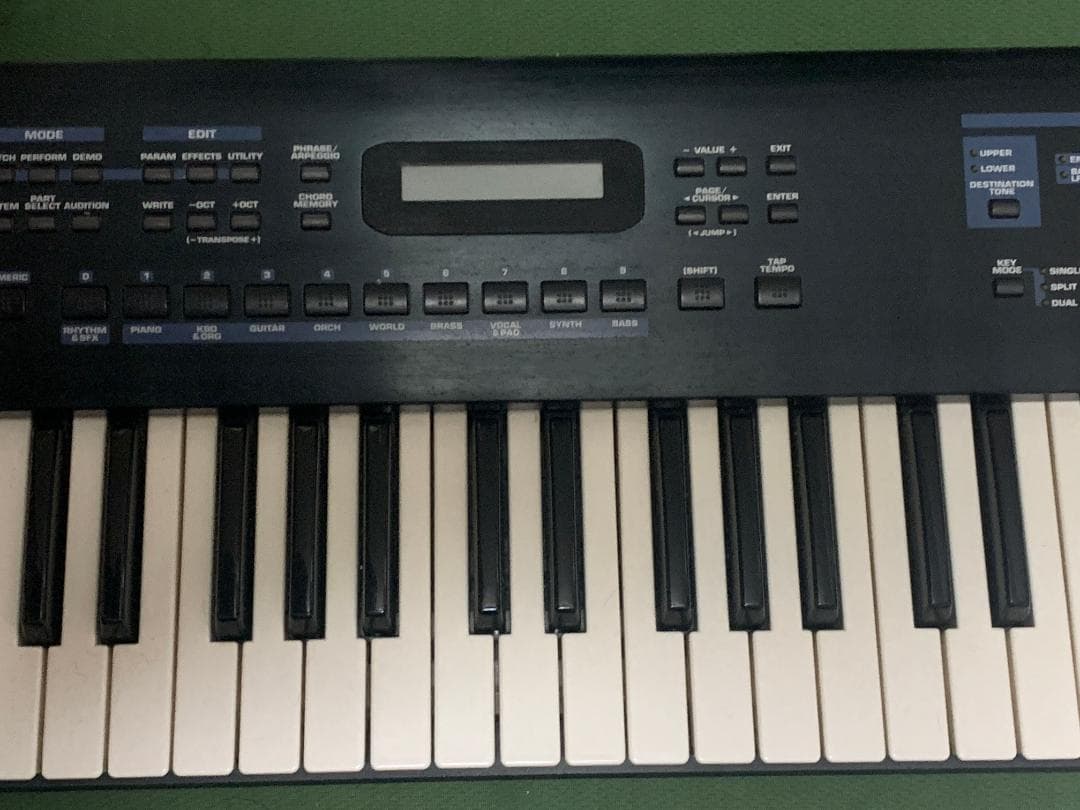 Roland シンセサイザー Juno-D 現状 #2