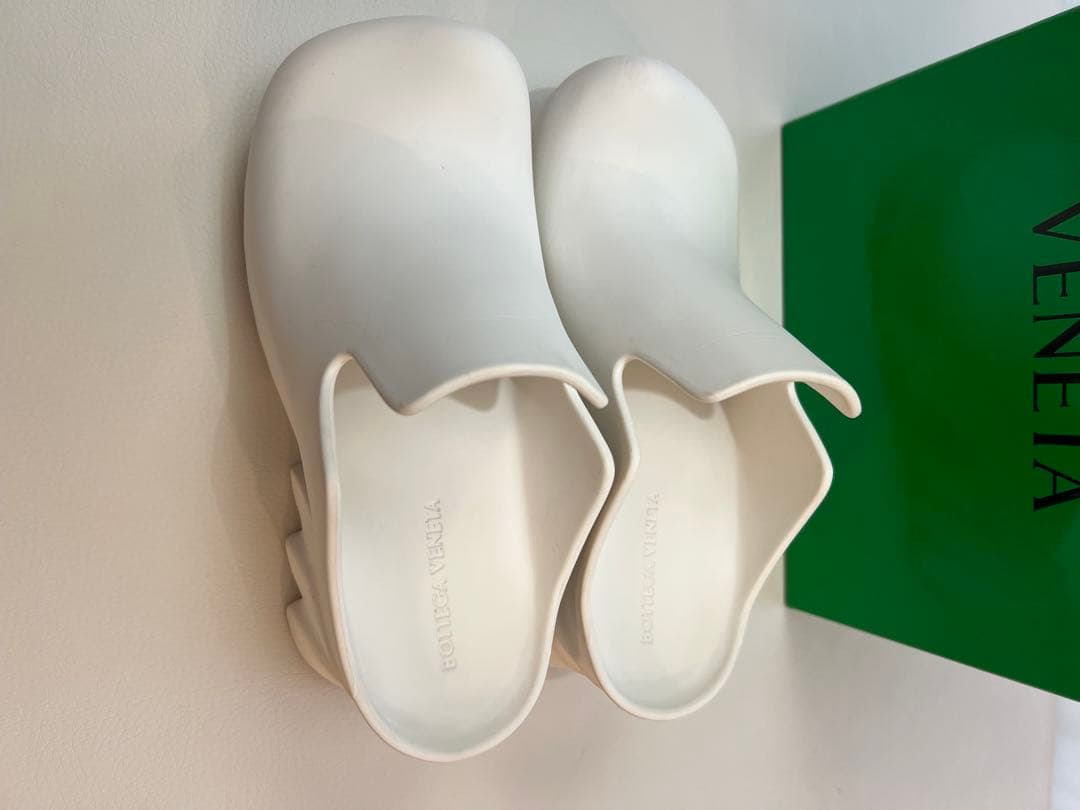 【期間限定】Bottega Veneta ホワイト クロッグサンダル