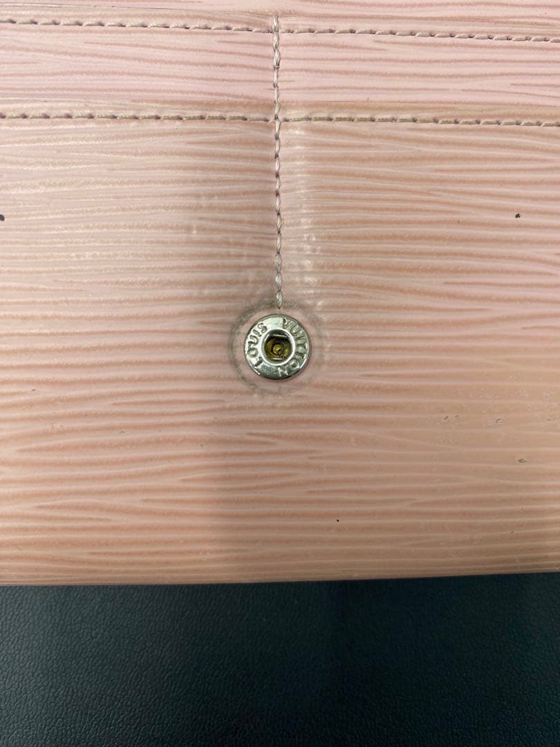 Louis Vuitton ヴィトン エピ ポルトフォイユ・サラ 長財布