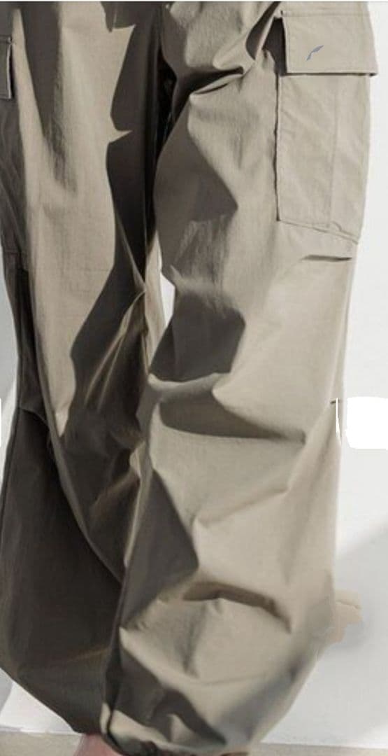 オンワード樫山23区SLOWミリタリーストレッチタフタカーゴパンツ