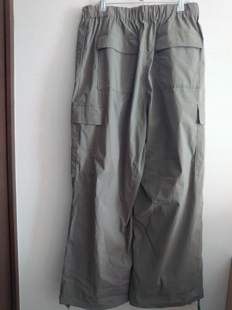 オンワード樫山23区SLOWミリタリーストレッチタフタカーゴパンツ