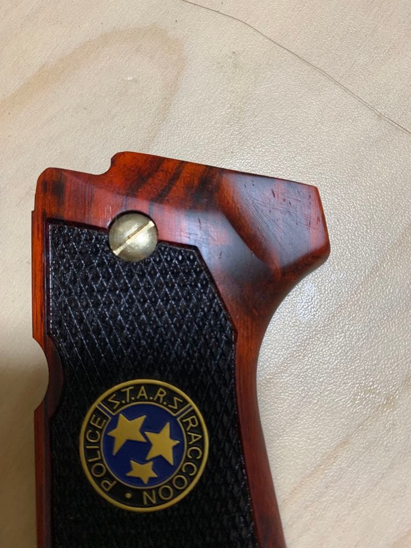 レア物　新品ベレッタ m9用サムライエッジ風木製グリップ　メタリオン金属製