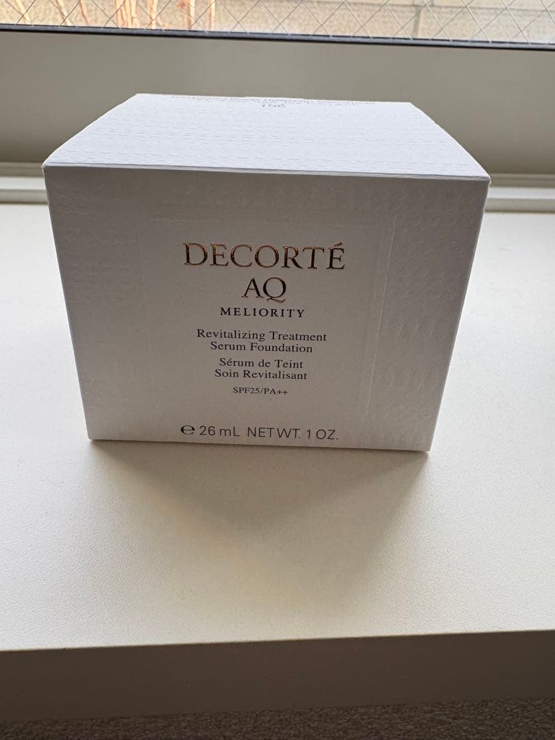 AQ ミリオリティ リペアトリートメント セラム ファンデ 300